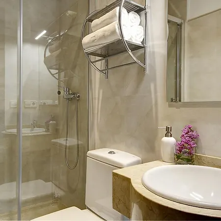 Chezmoihomes Premium 3br Superb Location * Granada