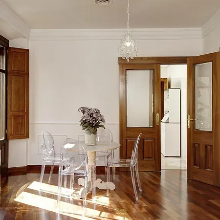 Chezmoihomes Premium 3br Superb Location Apartment Granada