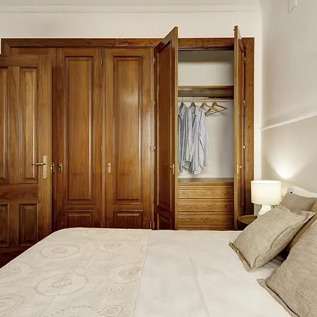Chezmoihomes Premium 3br Superb Location Apartment Granada